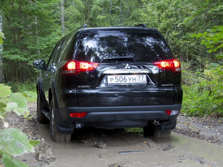  Mitsubishi Pajero Sport 2013 года  (фото 12 из 34)